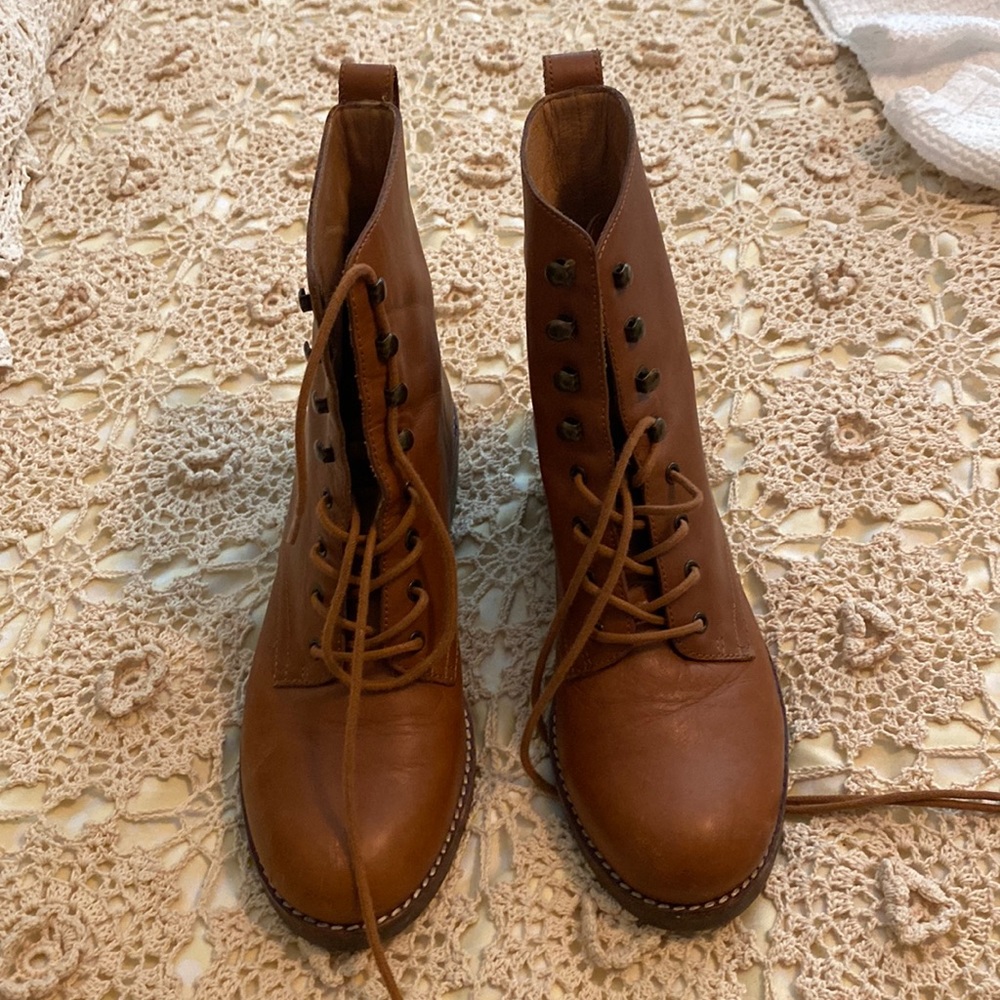 Lightly worn madewell boots